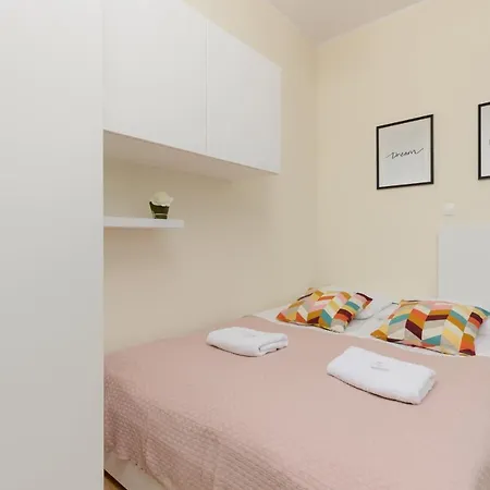 Niemcewicza Pet-friendly By Renters *